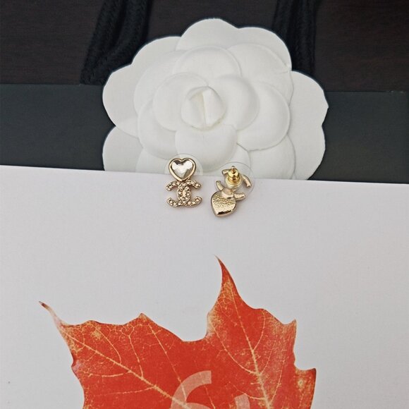 Chanel Heart Asymmetrical Earrings - Picture 5 of 5
